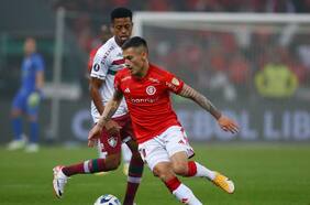 La U lo espera: Internacional de Porto Alegre oficializa el fin del vínculo con Charles Aránguiz