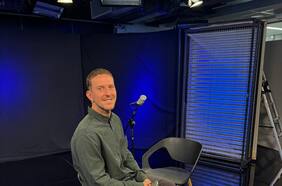 Javier Cueto y la medalla de oro de la cervecería Loa