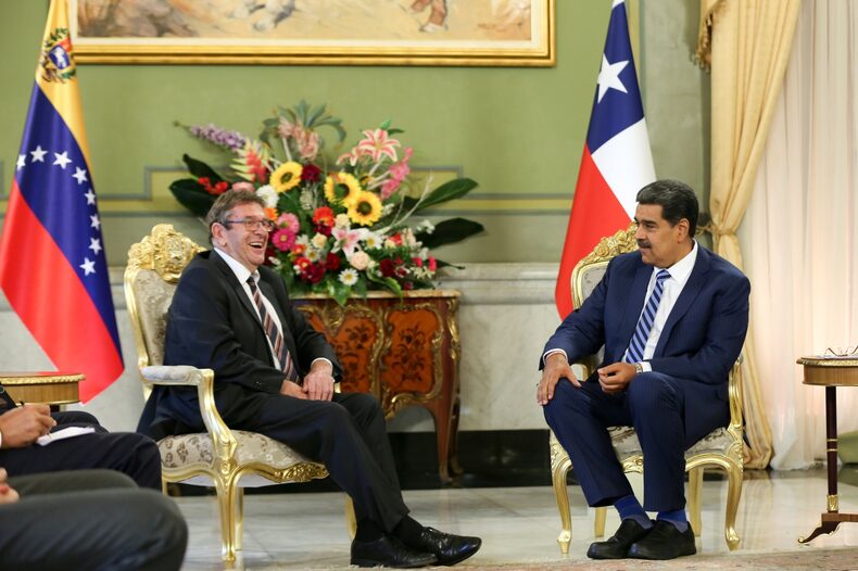 Jaime Gazmuri y Nicolás Maduro