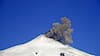 Senapred declara alerta temprana preventiva para tres comunas por actividad del volcán Villarrica