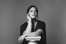 Daniela Vega canta Gracias a la Vida en acto en Madrid: “La voz de Violeta Parra sigue estando viva”