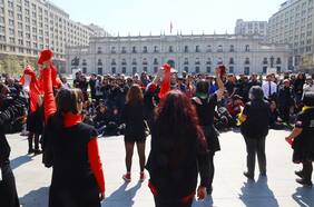 Conmemoraciones y salidas anticipadas de los trabajos marcan la tarde del 11 de septiembre