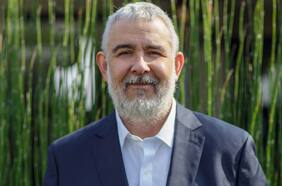 Exdirector ejecutivo de Empresas Eléctricas y propuesta del gobierno para reducir costo de la energía: “Es inconstitucional”