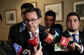 Barros aborda declaraciones por disputa por las Islas Malvinas y enfatiza: “La posición de Chile es que se negocie entre las partes”
