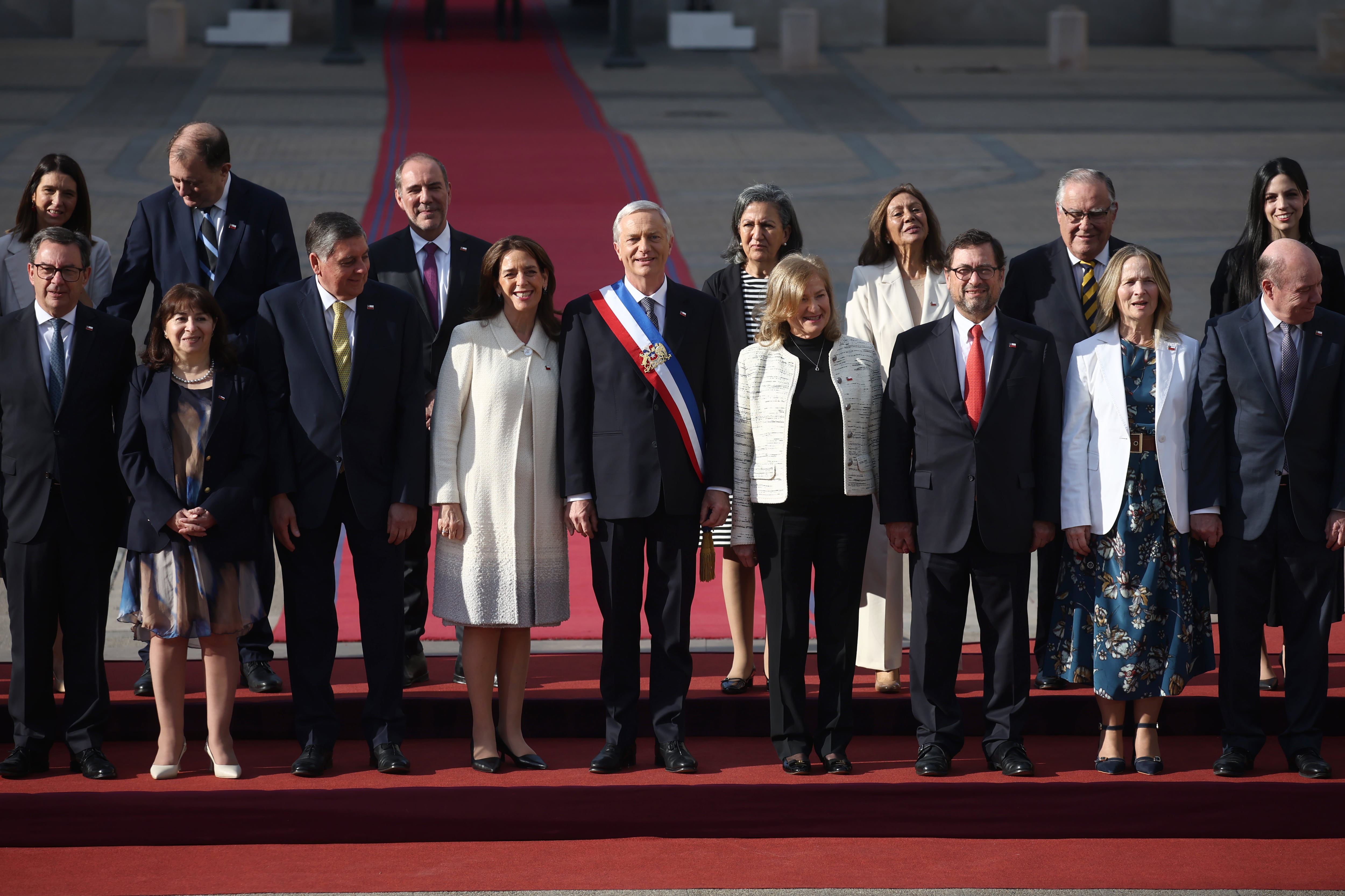 Así fue la foto oficial del gabinete de Kast previo al Te deum Ecuménico