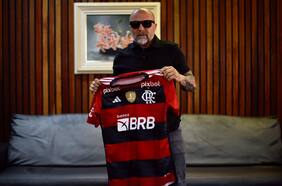 Con un extécnico de Rangers de Talca entre sus ayudantes: Sampaoli llega como rockstar para asumir en Flamengo