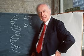 James Watson, codescubridor de la forma de doble hélice del ADN, muere a los 97 años