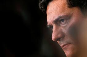 Exjuez Moro lanza polémica autobiografía: acusa a Bolsonaro de retroceso en lucha contra la corrupción y de blindar a hijo