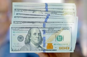 El dólar retoma su tendencia a la baja gracias al salto del precio del cobre