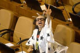 El frustrado intento de Florcita Motuda ante Contraloría para frenar el uso del Pase de Movilidad