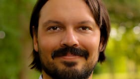 Steven D. Shaw, experto en IA: “La rendición cognitiva por la inteligencia artificial está ocurriendo”