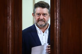 El incómodo rol del abogado Rodrigo Flores en el requerimiento contra Orrego que desató molestias en la UDI y republicanos