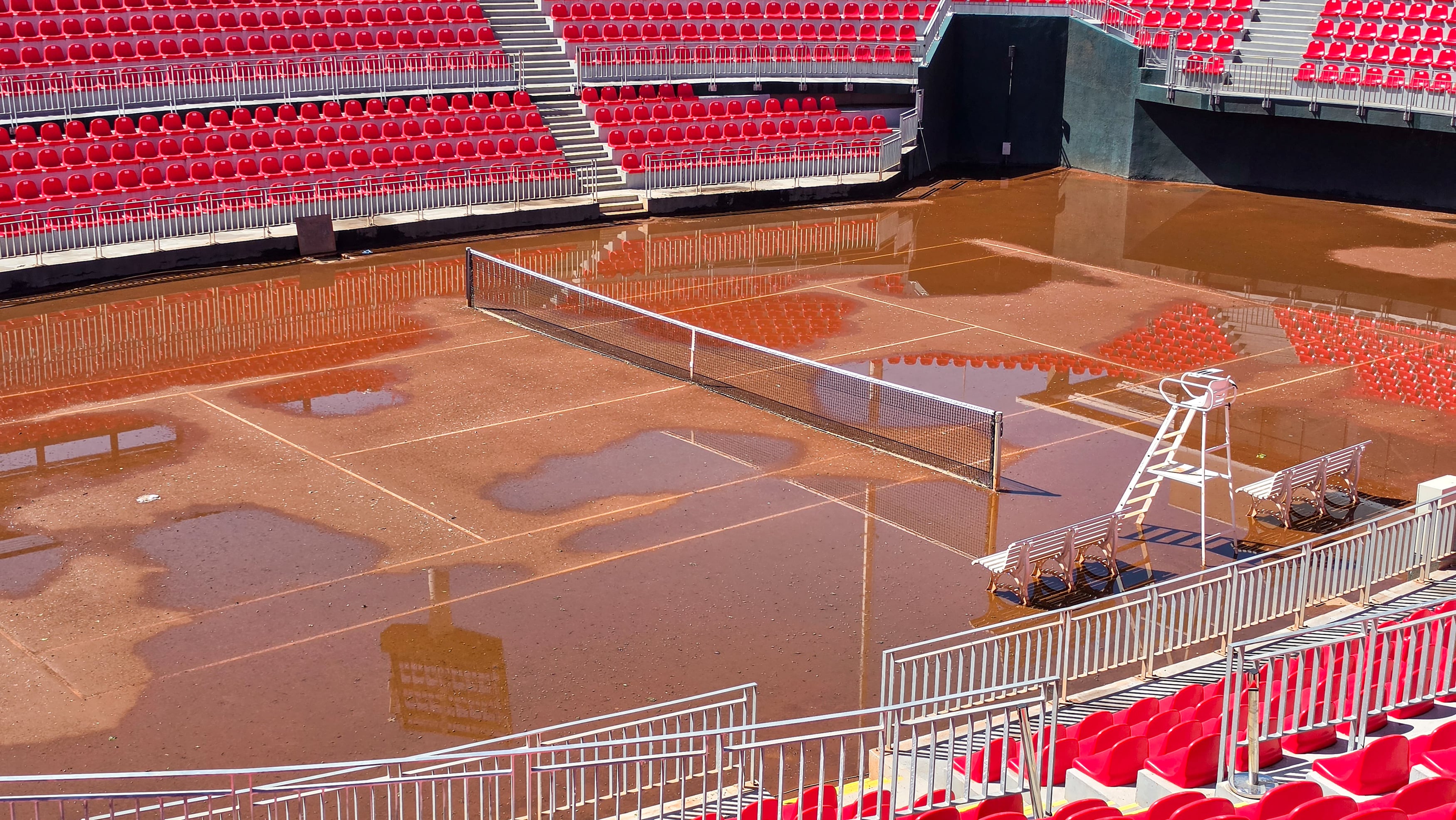 El Centro de Raquetas del Estadio Nacional fue otro de los recintos que se vio seriamente afectado por el temporal. Foto: Mindep.