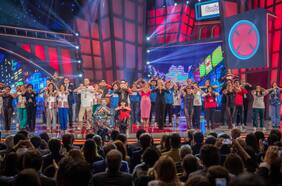 Teletón parte apelando a la gente joven con música urbana y sin la presencia de Don Francisco