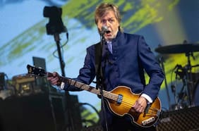 Paul McCartney realiza sorpresiva aparición cantando en pequeño club neoyorquino