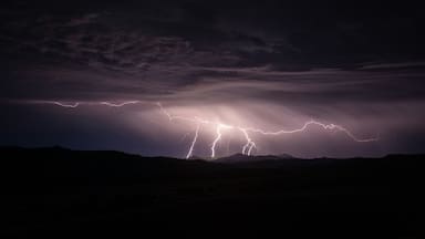 Para este lunes: pronostican tormentas eléctricas en cinco regiones del centro-sur