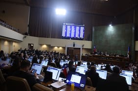 A 24 horas de votación de acusación contra Grau, persisten dudas entre diputados oficialistas