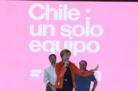 Matthei en cierre de campaña de Concepción: arremete contra Kast y Jara, cuestiona encuestas y afirma que “nunca he estado metida en un lío de platas”