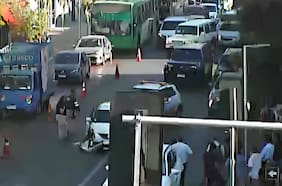 Intento de fuga durante control vehicular en operativo por narcotráfico termina con sujeto herido a bala en Santiago centro