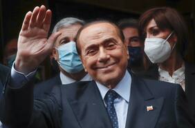 La vida de Silvio Berlusconi, en imágenes