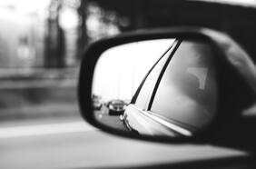 ¿Qué son los puntos ciegos en un auto y cómo disminuir su peligrosidad?