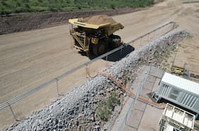 Codelco probará innovador sistema de electrificación de camiones para reducir hasta 70% sus emisiones