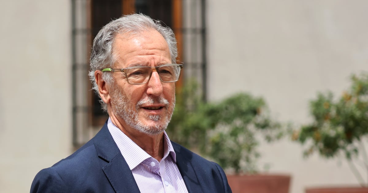 Biministro Álvaro García anuncia acuerdo con Transelec por cobro adicional en cuentas de la luz