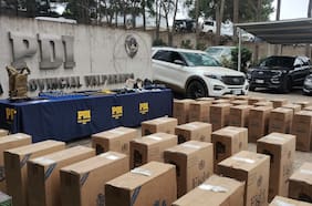 Detienen a 12 sujetos por contrabando de cigarrillos: uno de los integrantres de la banda era funcionario de Aduana