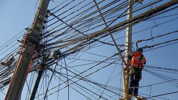 Corte de luz afectará a seis comunas de la Región Metropolitana este domingo: revisa aquí los sectores afectados