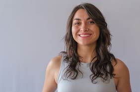 Constanza Schonhaut (FA): “Mi compromiso, mi deber, es mantener el escaño en el distrito 11”