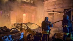 Ataque masivo ruso contra el sistema energético de Odesa deja 14 heridos y varios edificios residenciales dañados