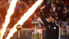“Una presentación inolvidable”: la prensa internacional queda deslumbrada con la bienvenida de Vozinha en el Monumental