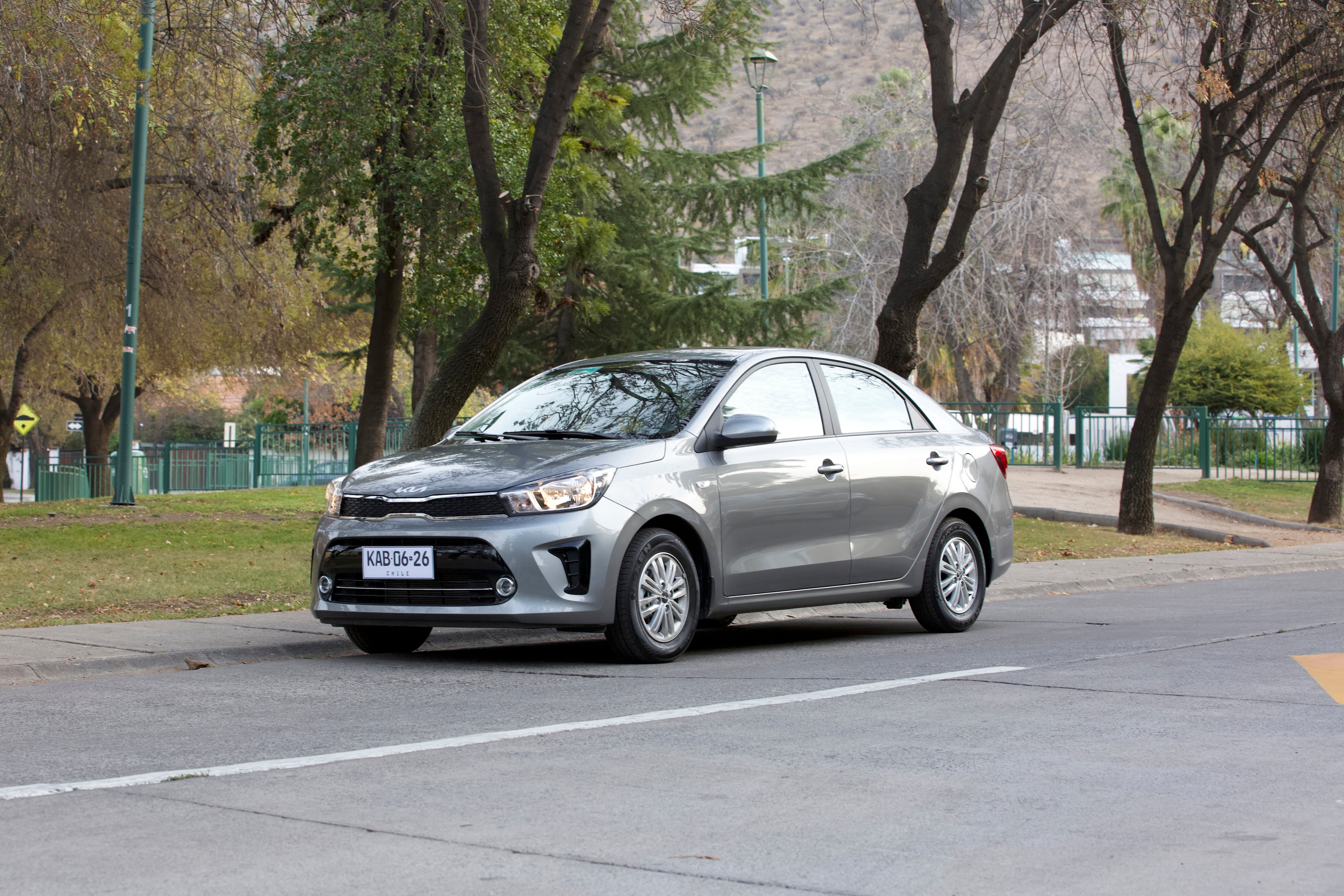 Kia Soluto suma transmisión automática para ampliar su liderazgo