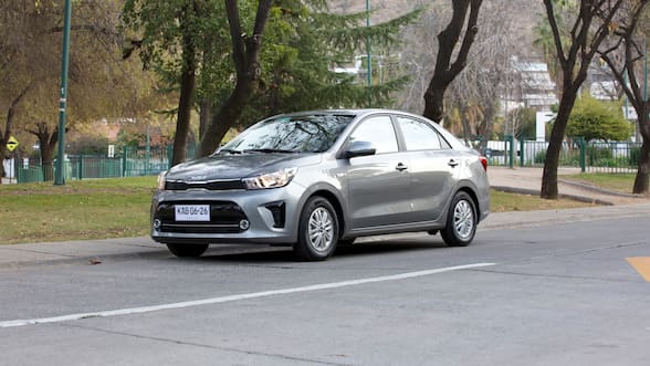 Kia Soluto suma transmisión automática para ampliar su liderazgo