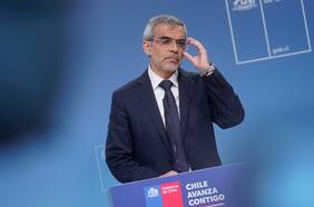 Cordero dice que el Ejecutivo “no tenía conocimiento” de chats entre Monsalve y Carabineros antes de conocerse denuncia