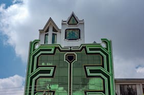 Arquitectura Neoandina: creador de los cholets de Bolivia ofrecerá charla en la Usach