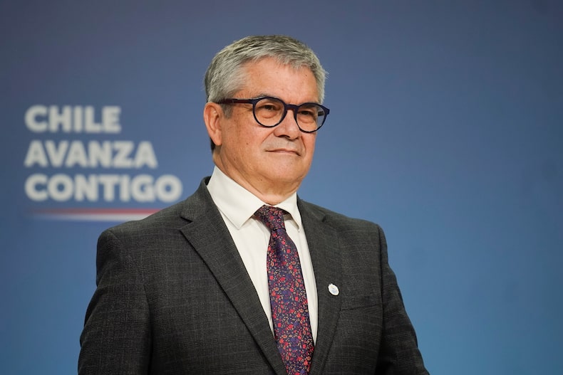 MINISTRA SECRETARIA GENERAL DE GOBIERNO, CAMILA VALLEJO JUNTO A MINISTRO DE HACIENDA, MARIO MARCEL