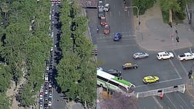 Desvíos y cortes en Providencia se extenderán hasta la madrugada del jueves ante cierre de campaña de Kaiser