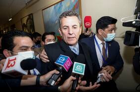 ¿Qué hacer con De la Carrera? La encrucijada de la Cámara para resolver el caso del diputado que acumula dos agresiones y varias polémicas