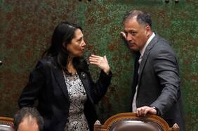 Gobierno y parlamentarios de oposición logran acuerdo para destrabar reforma de voto obligatorio y despacharla al Senado
