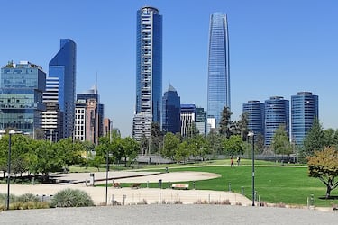 Cuánto debería crecer Chile para alcanzar el PIB per cápita de España o Portugal