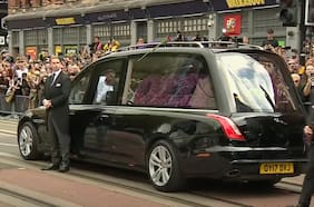 El eléctrico funeral del “príncipe de las tinieblas”: Ozzy Osbourne es despedido por multitudes en Birmingham