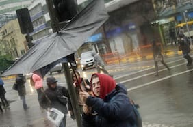 Hasta 110 km/h: Meteorología alerta a 4 regiones del país por fuertes vientos
