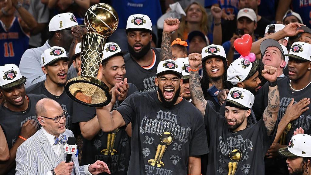 De los peores equipos del siglo a campeón de la NBA: cómo los Knicks se reconstruyeron para cortar una sequía de 53 años