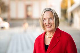 Ute Frevert, historiadora alemana: “La esperanza es muy necesaria para guiar a las personas a un nuevo año de restricciones ”