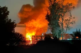 Incendio con riesgo de emergencia química se registra en laboratorio ubicado en Lampa