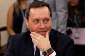 Cerna se ciñe a versión del gobierno, asume responsabilidad por salida de Peña y dice que conversación con Steinert está “sujeta a reserva”