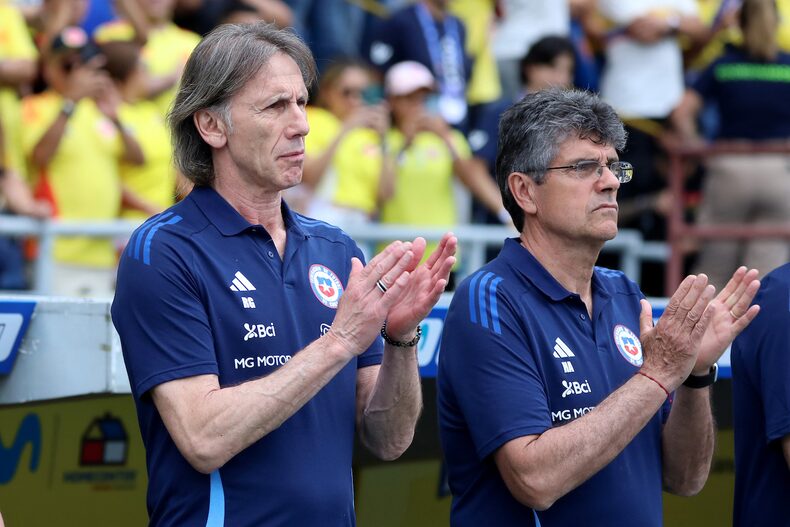 La Roja coach Ricardo Gareca during the match against Colombia.