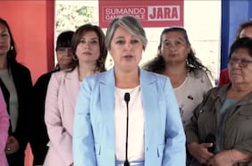 Jara insta a Kast a ofrecer disculpas a Evelyn Matthei por bots republicanos