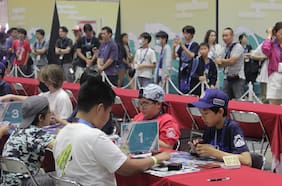 Agustín Videla, el niño de tan sólo 11 años representó a Chile en el mundial de cartas Pokémon